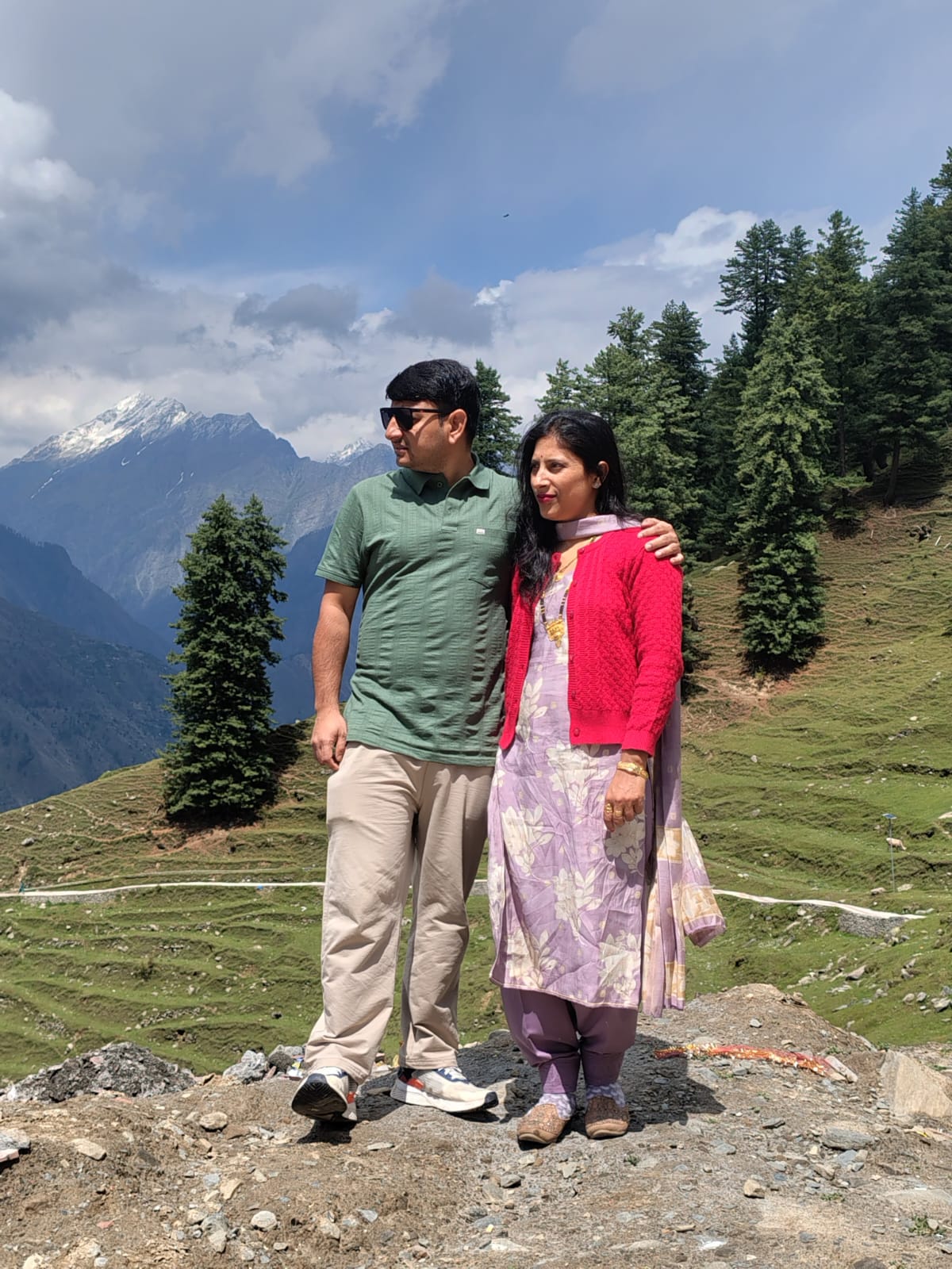 MRS. AARTI & MR. MANOJ KUMAR